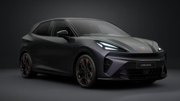 CUPRA Raval RAVAL ENDURANCE 155 kW 52 kWh LAUNCH PLUS (PLASMA/MUSTA-ULKOVÄRI)