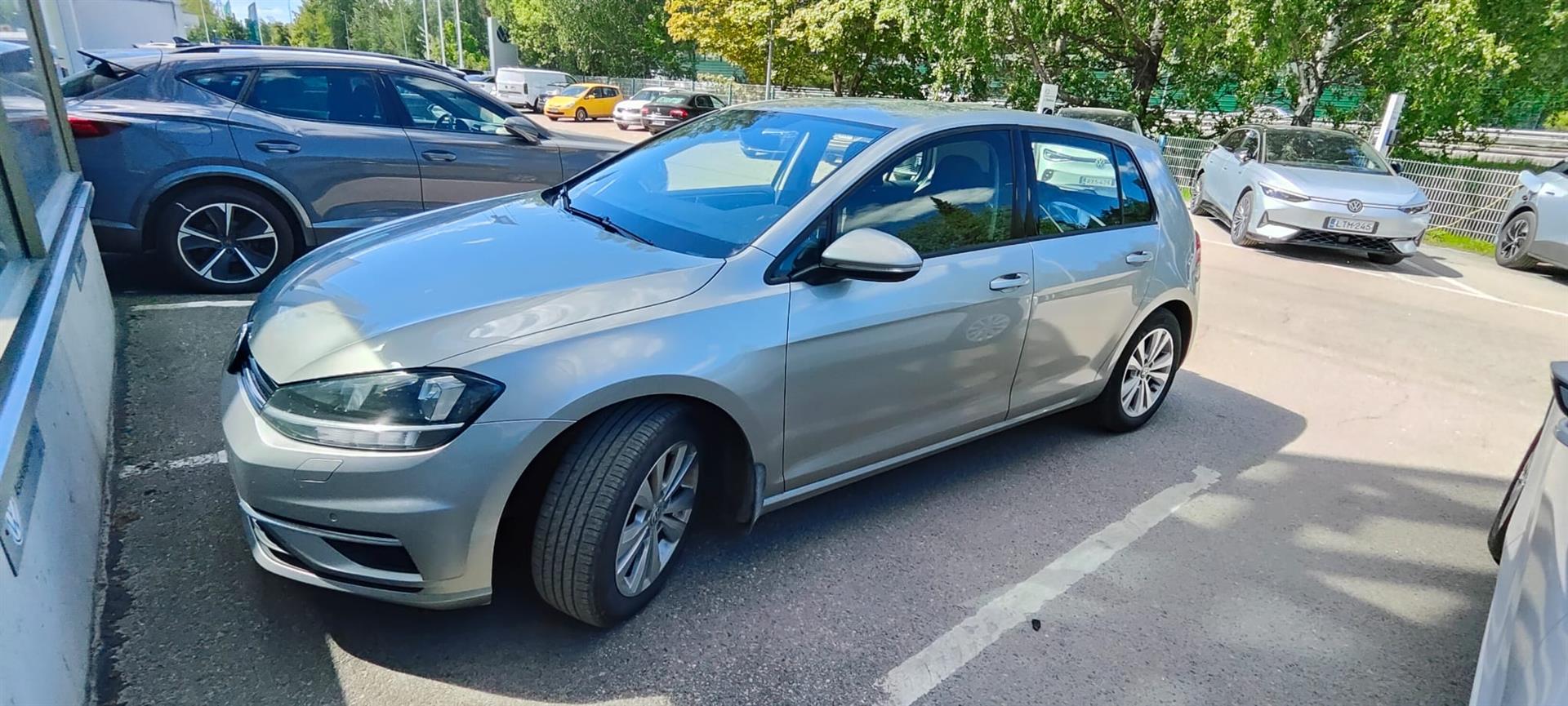 Volkswagen Golf Comfortline 1,0 TSI 85 kW (115 hv) DSG-automaatti