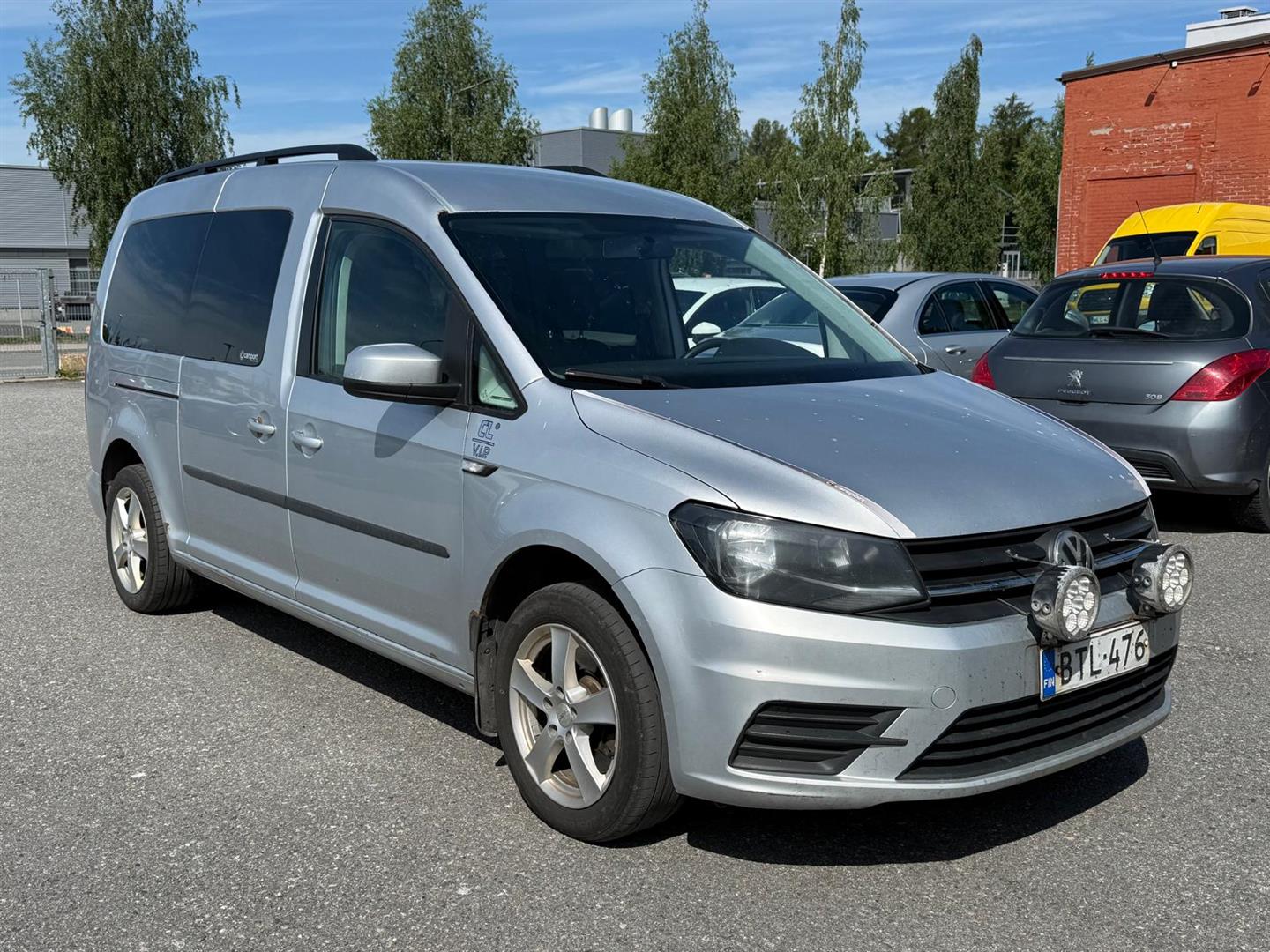 Volkswagen Caddy Maxi Trendline 2,0 TDI 75kW 7-HLÖ | MYYDÄÄN HUUTOKAUPAT.COM