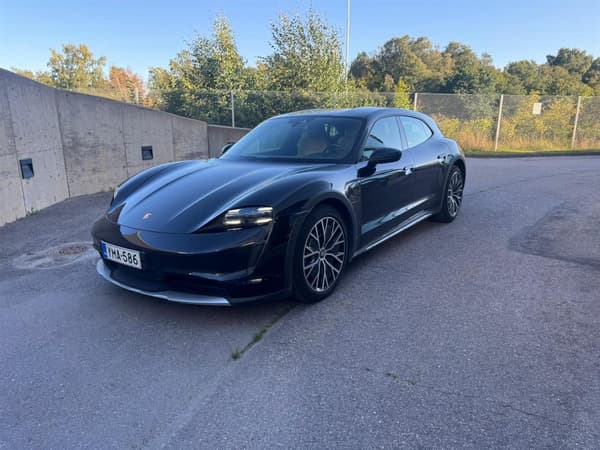 Porsche Taycan 4 Cross Turismo