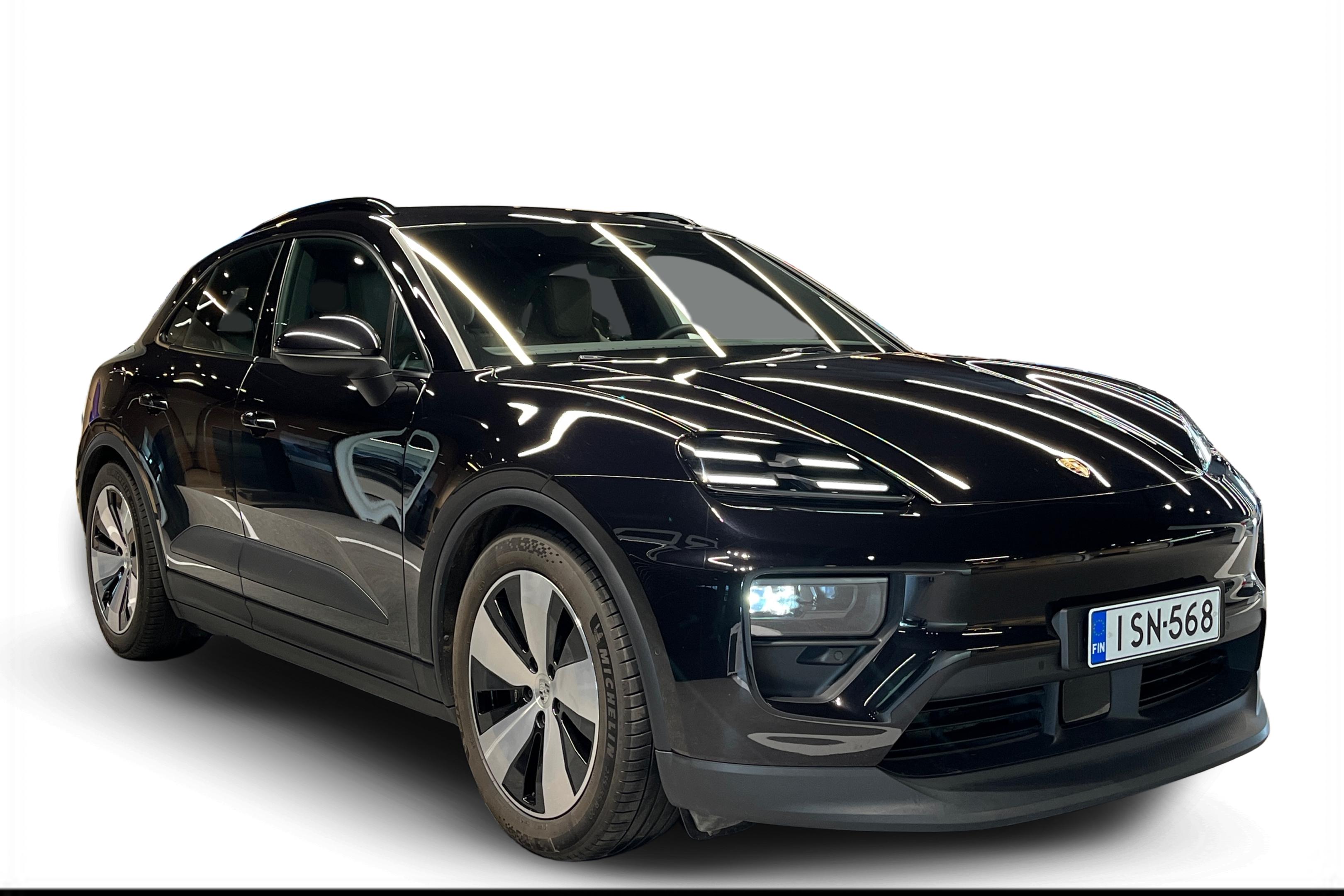 Porsche Macan 4 Advantage Package
