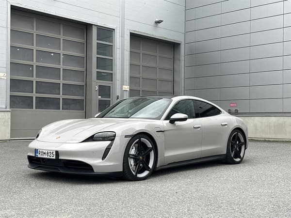 Porsche Taycan 4S