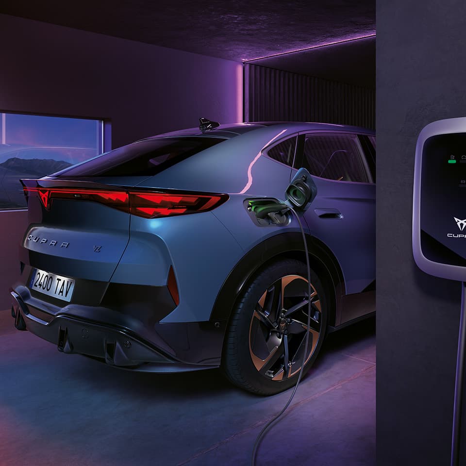 CUPRA Tavascan lataus